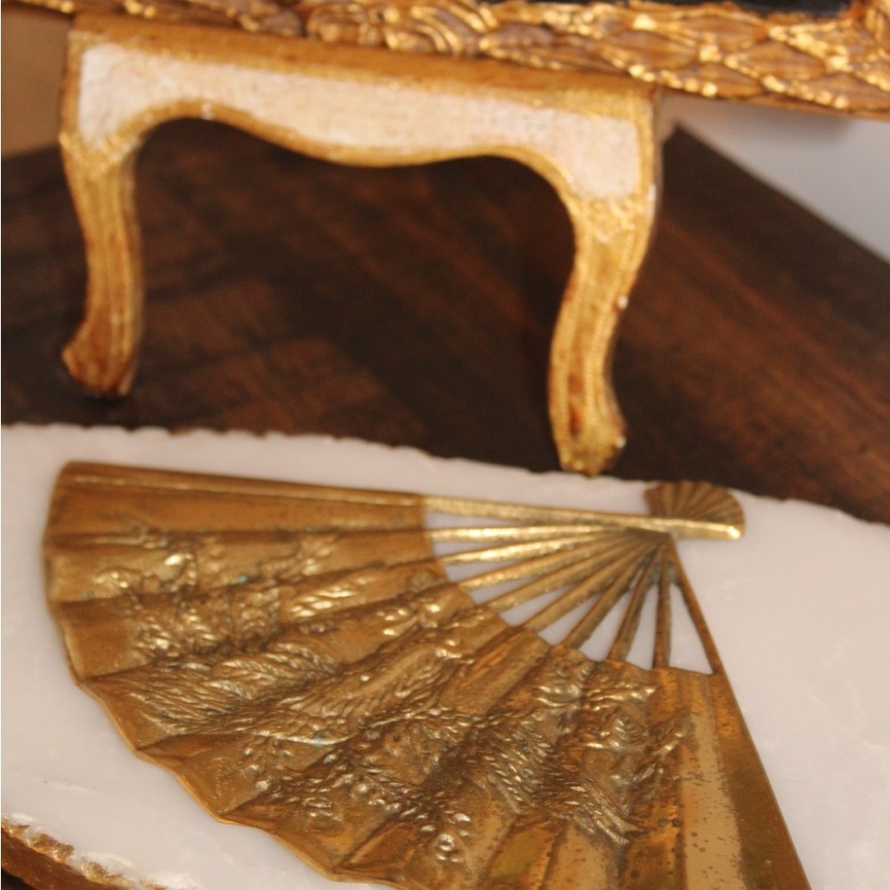 Vintage Gold Ornate Fan Accent Decor